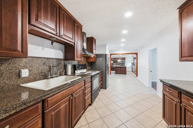 120 Lincoln Schertz, TX 78154