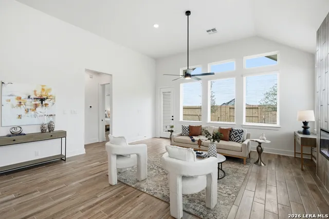 331 Mountain Oak Castroville, TX 78009