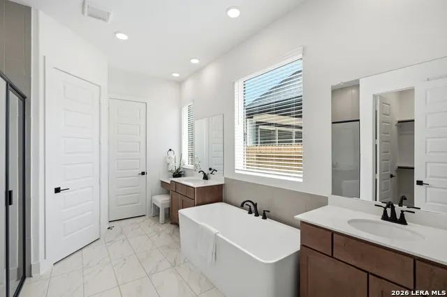 331 Mountain Oak Castroville, TX 78009