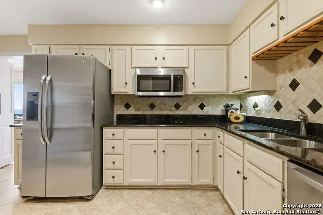 4001 New Braunfels #1206 San Antonio, TX 78209