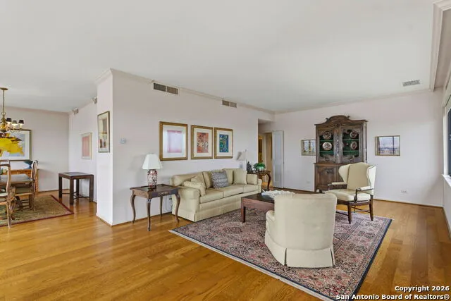 4001 New Braunfels #1206 San Antonio, TX 78209