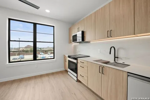 634 Central Parkway #1212
