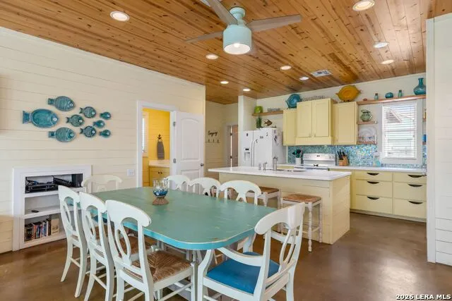 301 E Avenue C #301 Port Aransas, TX 78373
