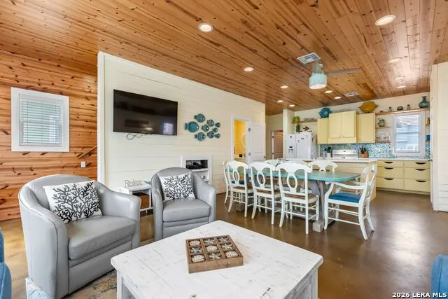 301 E Avenue C #301 Port Aransas, TX 78373