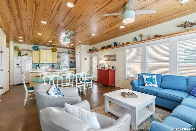 301 E Avenue C #301 Port Aransas, TX 78373