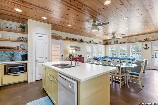 301 E Avenue C #301 Port Aransas, TX 78373
