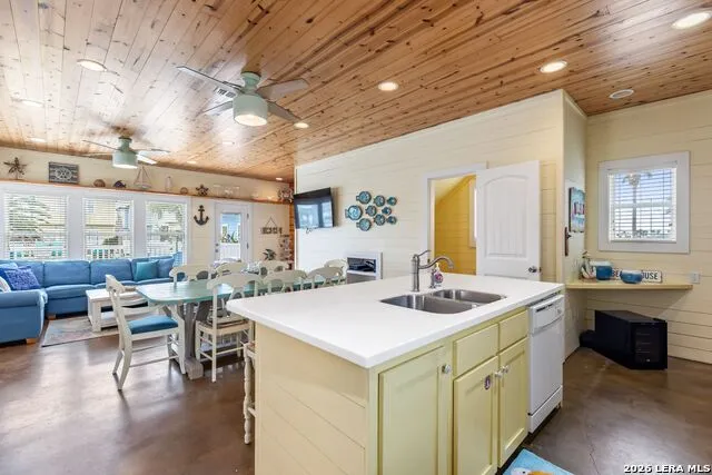 301 E Avenue C #301 Port Aransas, TX 78373