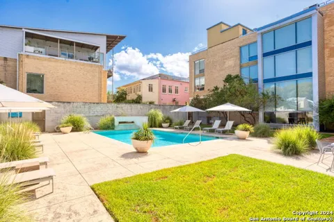 1115 S ALAMO ST #3204