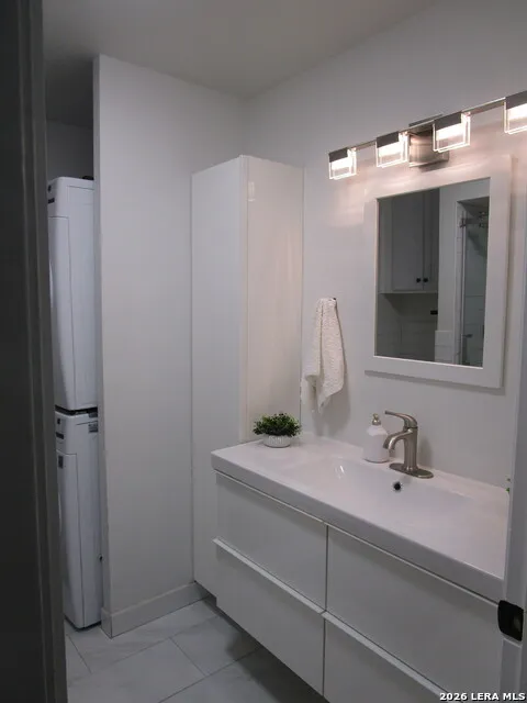 1045 Shook Ave #146 H Olmos Park, TX 78212