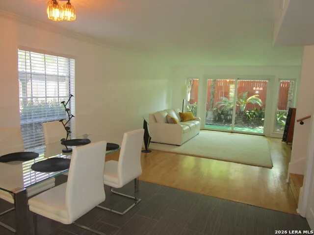 1045 Shook Ave #146 H Olmos Park, TX 78212