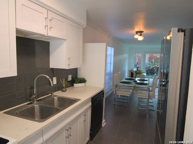1045 Shook Ave #146 H Olmos Park, TX 78212