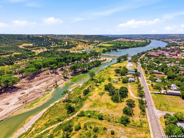 521 Guadalupe St #1302 Kerrville, TX 78028