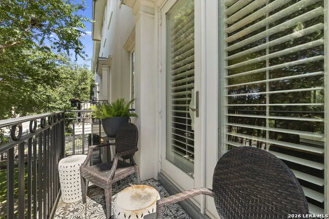 215 E Mulberry #215-2 San Antonio, TX 78212