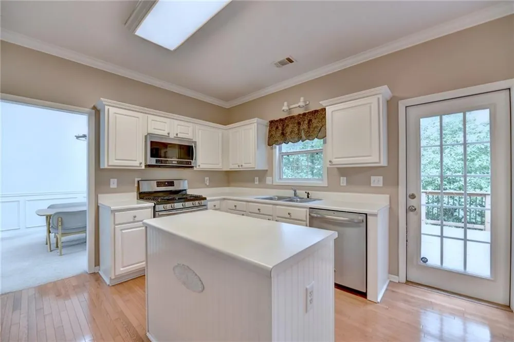 2172 Woodbriar Drive Buford, GA 30518