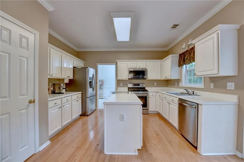 2172 Woodbriar Drive Buford, GA 30518