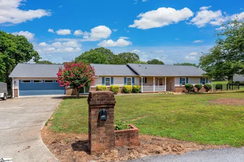 208 Pineview Drive