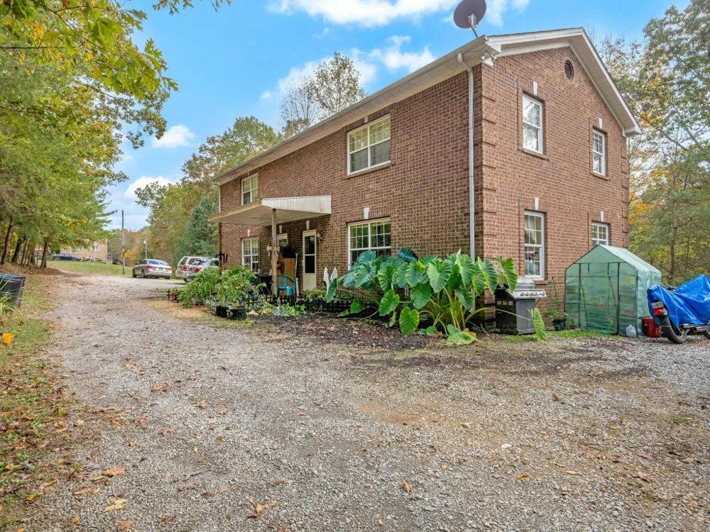 10116 Sneed Pt Lyles, TN 37098