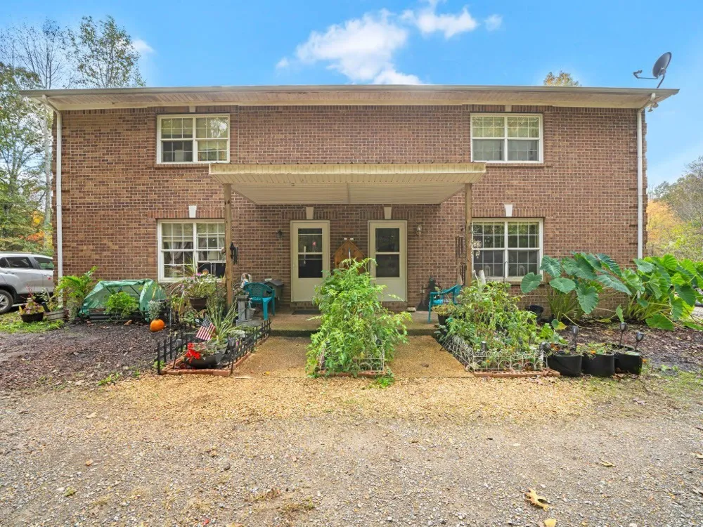 10116 Sneed Pt Lyles, TN 37098