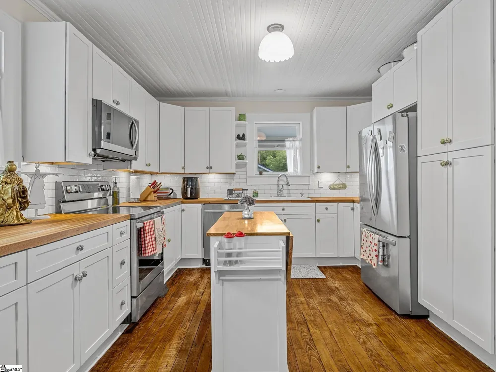26 Lude Johnson Boulevard Campobello, SC 29322