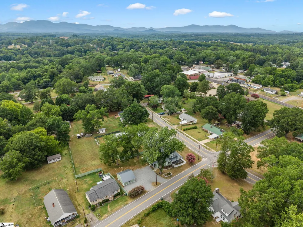 26 Lude Johnson Boulevard Campobello, SC 29322