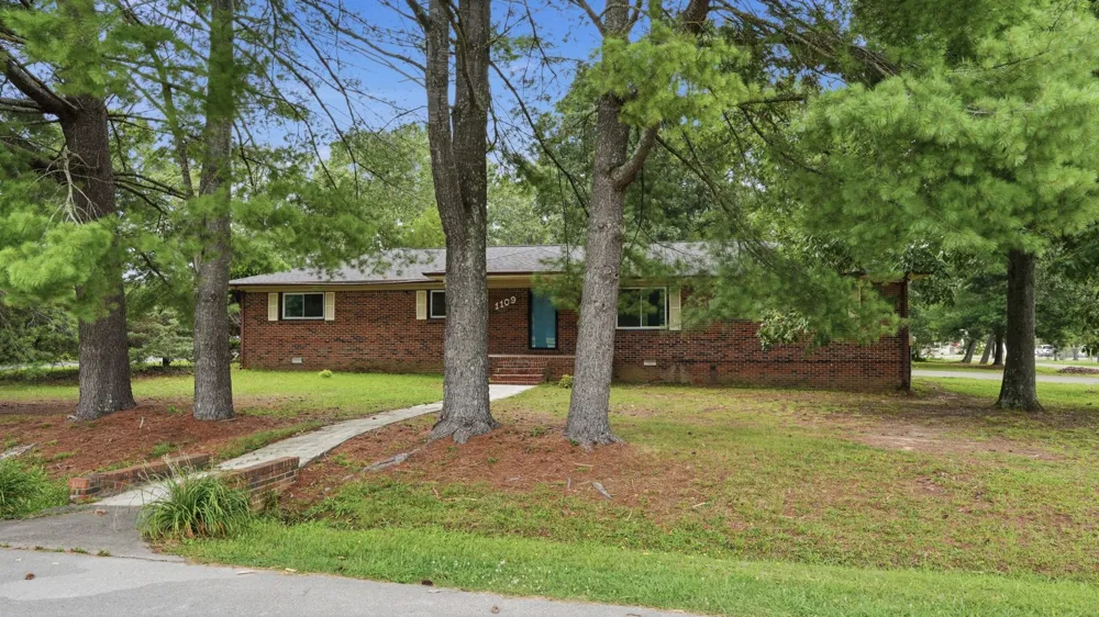 1109 McMahan St Manchester, TN 37355