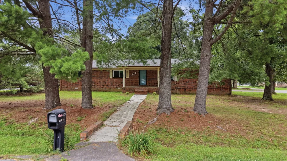 1109 McMahan St Manchester, TN 37355
