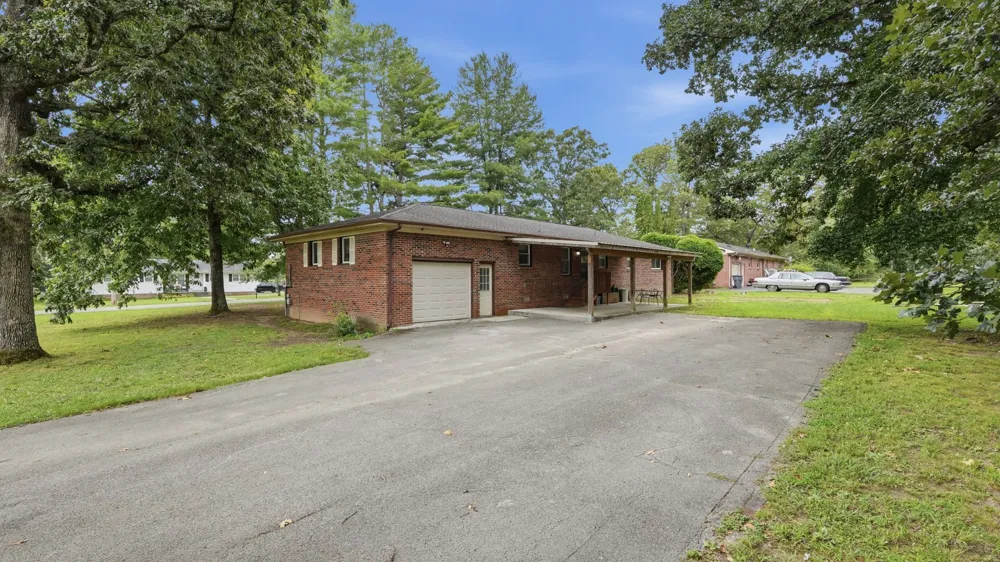 1109 McMahan St Manchester, TN 37355