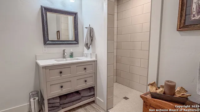 21789 FM 2093 Harper, TX 78631