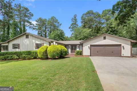 1204 Heritage Hills CIR