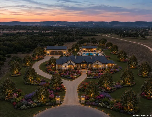144 Tablerock Ridge Center Point, TX 78010