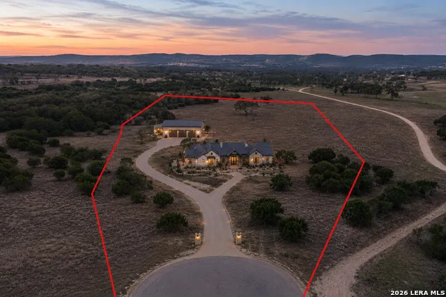 144 Tablerock Ridge Center Point, TX 78010