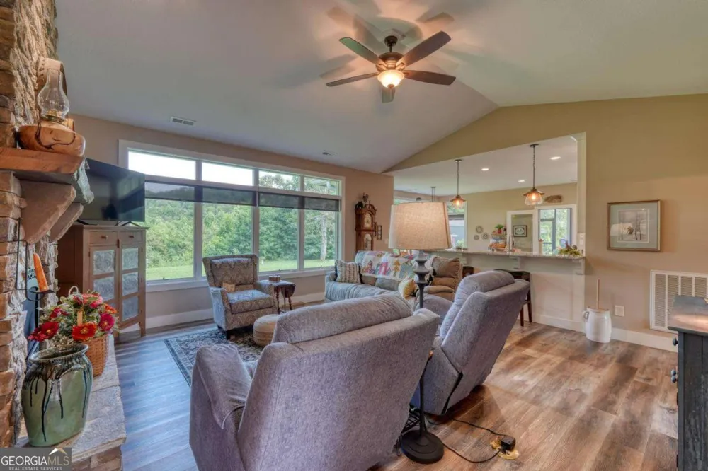314 Winchester Cove RD Hayesville, NC 28904