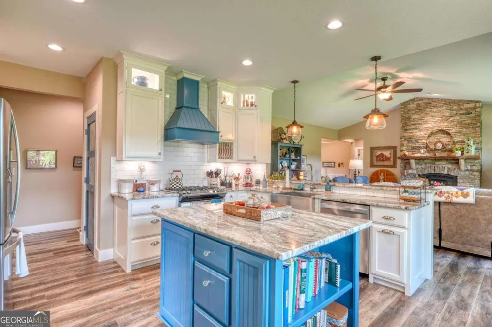 314 Winchester Cove RD Hayesville, NC 28904