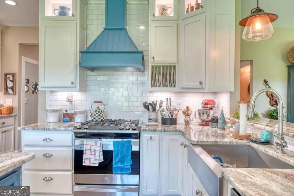 314 Winchester Cove RD Hayesville, NC 28904