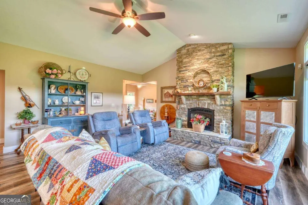 314 Winchester Cove RD Hayesville, NC 28904