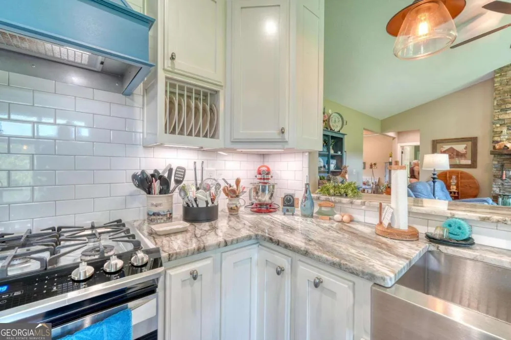 314 Winchester Cove RD Hayesville, NC 28904