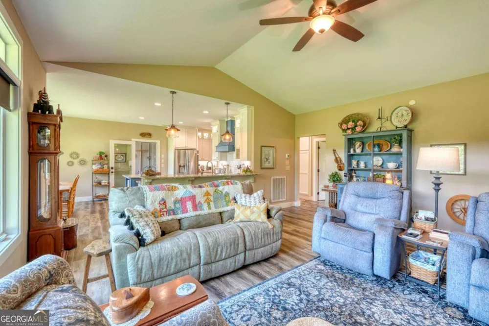 314 Winchester Cove RD Hayesville, NC 28904