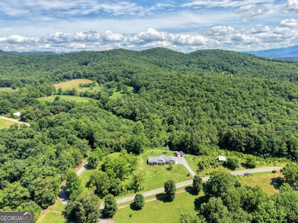 314 Winchester Cove RD Hayesville, NC 28904