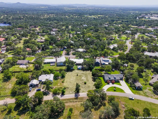 314 Cherokee Dr Bandera, TX 78003