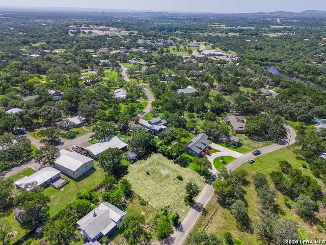 314 Cherokee Dr Bandera, TX 78003