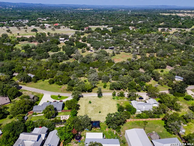 314 Cherokee Dr Bandera, TX 78003