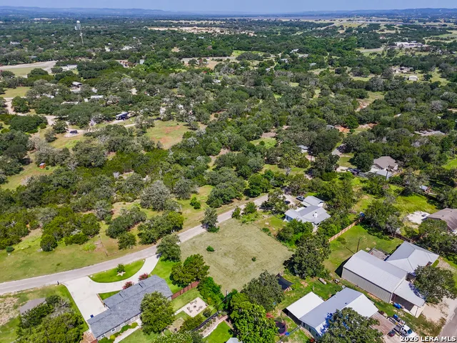 314 Cherokee Dr Bandera, TX 78003