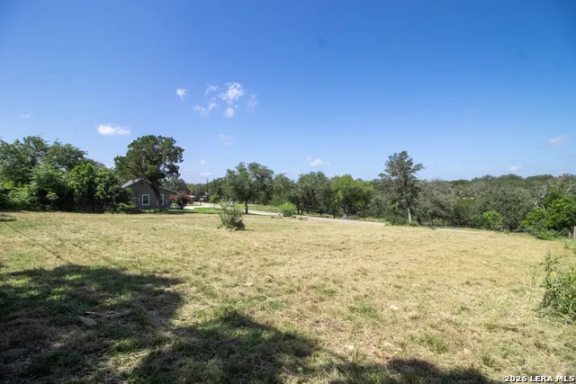 314 Cherokee Dr Bandera, TX 78003