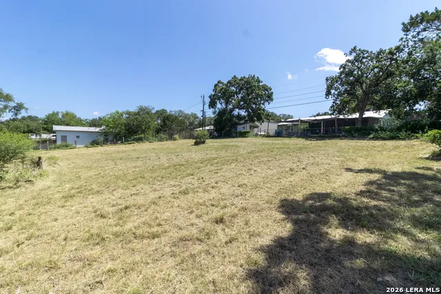 314 Cherokee Dr Bandera, TX 78003