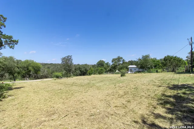 314 Cherokee Dr Bandera, TX 78003
