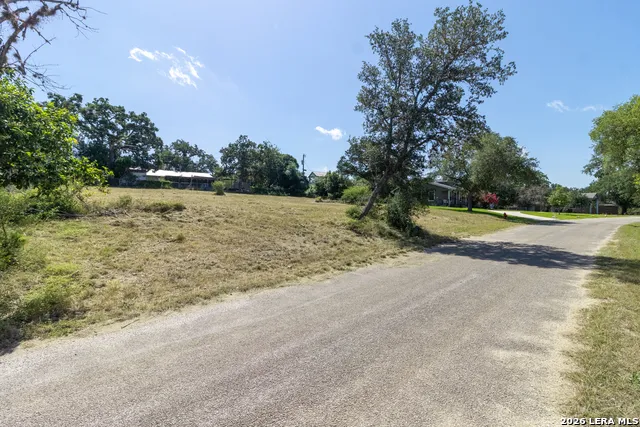 314 Cherokee Dr Bandera, TX 78003
