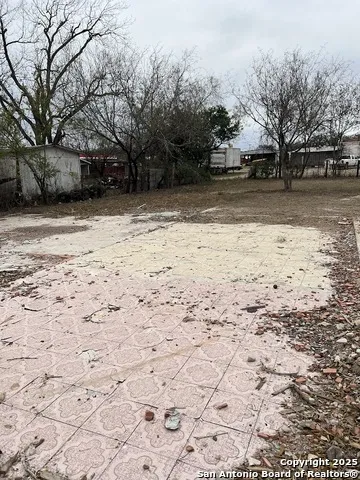 549 S CAMP ST Uvalde, TX 78801
