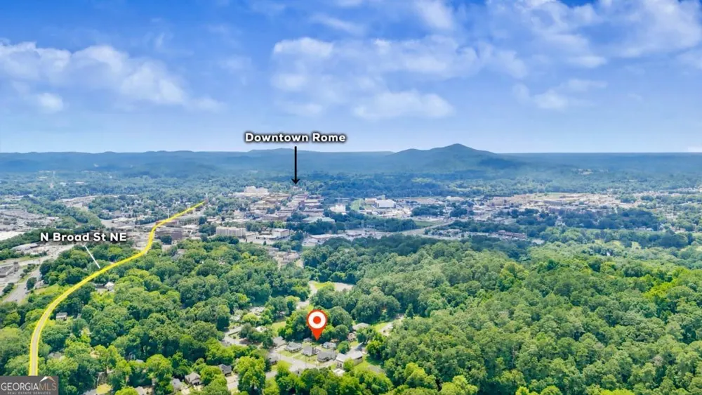 10 Roseway CIR NE Rome, GA 30161