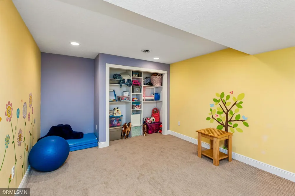 105 Valley Court Cannon Falls, MN 55009