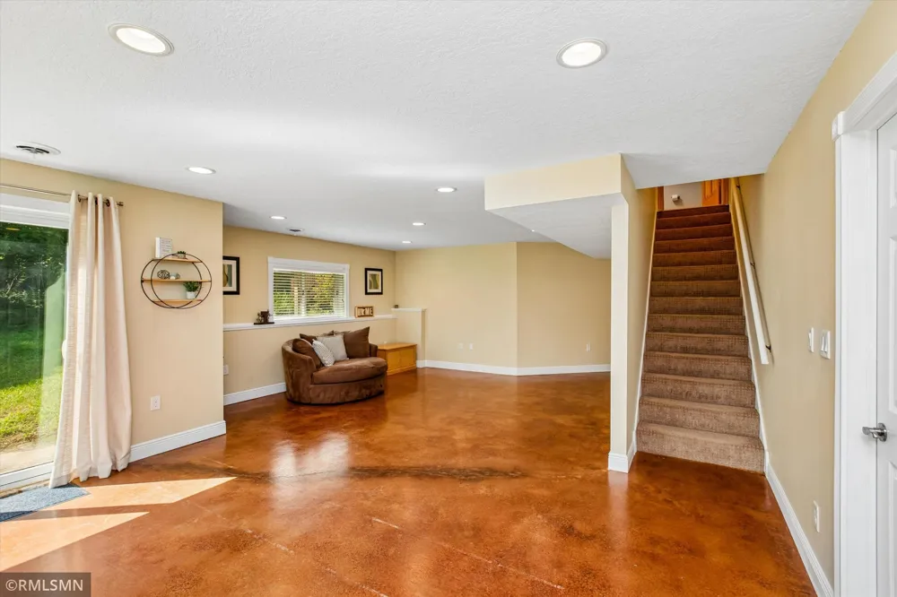 105 Valley Court Cannon Falls, MN 55009